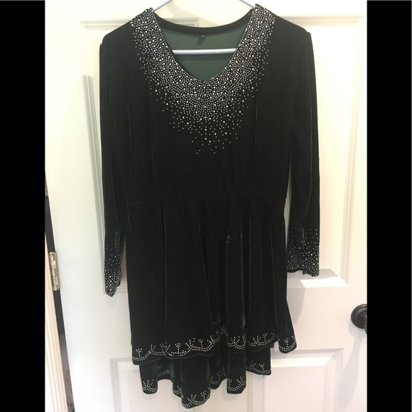 - Dresses & Skirts - Velvet dark green beaded dress